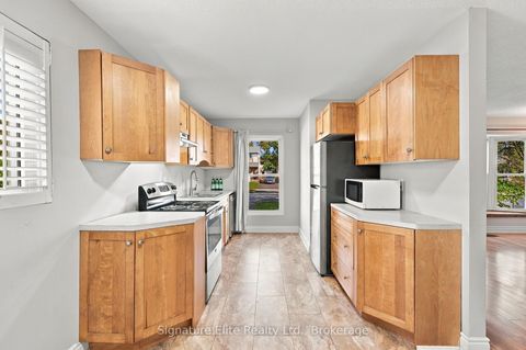 Photo 12 at 44 Bronte Crescent, Letitia Heights, Barrie
