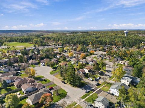 Photo 47 at 44 Bronte Crescent, Letitia Heights, Barrie