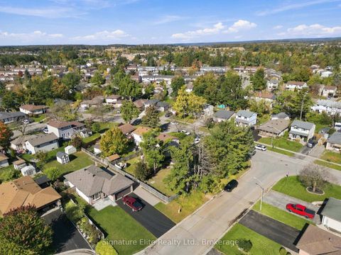 Photo 48 at 44 Bronte Crescent, Letitia Heights, Barrie