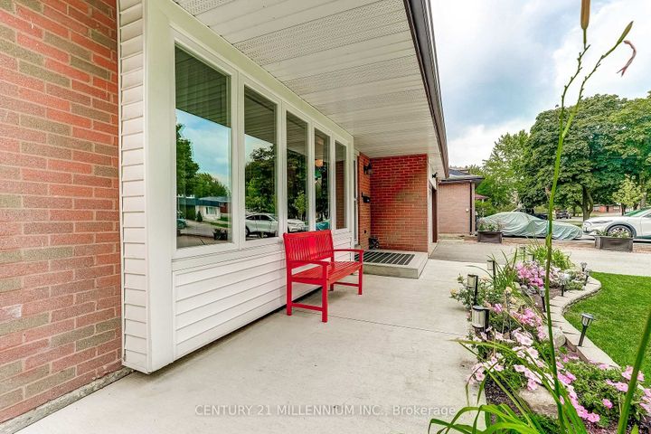Photo 3 at 72 Glebe Crescent, Northgate, Brampton