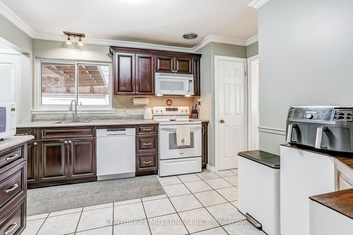 Photo 12 at 72 Glebe Crescent, Northgate, Brampton