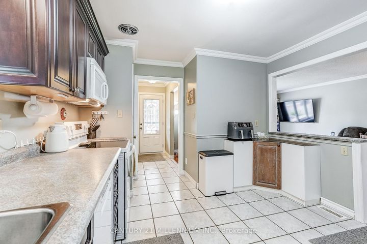 Photo 14 at 72 Glebe Crescent, Northgate, Brampton