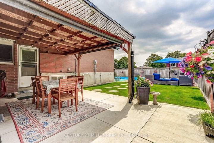 Photo 33 at 72 Glebe Crescent, Northgate, Brampton