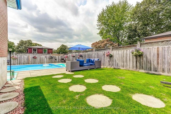Photo 35 at 72 Glebe Crescent, Northgate, Brampton