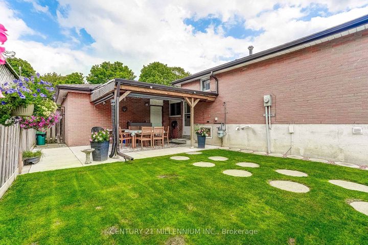 Photo 36 at 72 Glebe Crescent, Northgate, Brampton