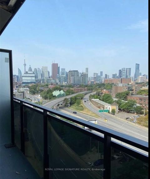 Photo 10 at 806 - 21 Lawren Harris Square, Waterfront Communities C8, Toronto