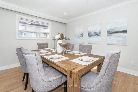 Photo 6 at 42 Faye Drive, Pleasant View, Toronto