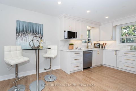 Photo 7 at 42 Faye Drive, Pleasant View, Toronto
