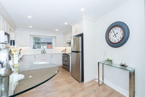 Photo 9 at 42 Faye Drive, Pleasant View, Toronto