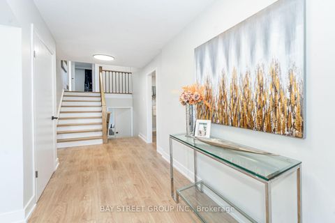 Photo 10 at 42 Faye Drive, Pleasant View, Toronto