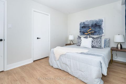 Photo 14 at 42 Faye Drive, Pleasant View, Toronto