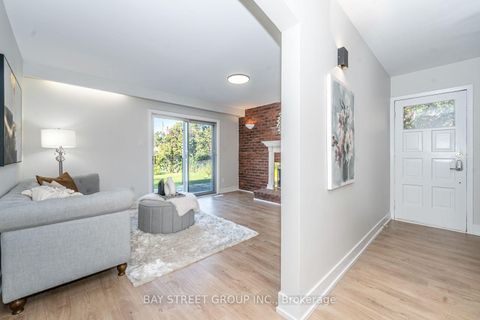 Photo 18 at 42 Faye Drive, Pleasant View, Toronto