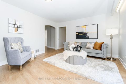 Photo 20 at 42 Faye Drive, Pleasant View, Toronto