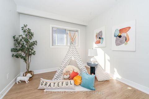 Photo 23 at 42 Faye Drive, Pleasant View, Toronto