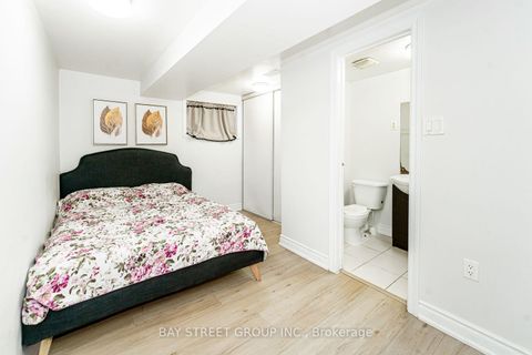 Photo 29 at 42 Faye Drive, Pleasant View, Toronto
