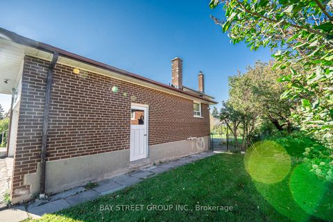 Photo 38 at 42 Faye Drive, Pleasant View, Toronto