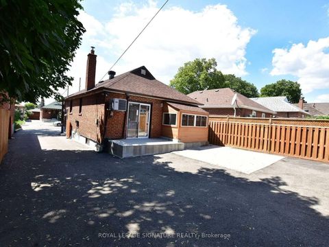 Photo 3 at 103 Richardson Avenue, Greenbrook, Toronto