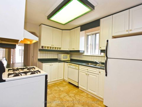 Photo 14 at 103 Richardson Avenue, Greenbrook, Toronto