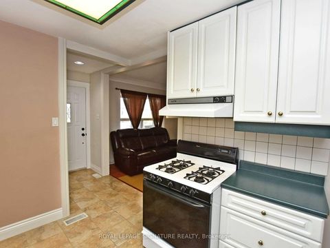 Photo 15 at 103 Richardson Avenue, Greenbrook, Toronto