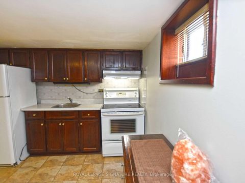 Photo 25 at 103 Richardson Avenue, Greenbrook, Toronto