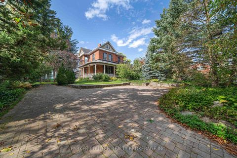Photo 1 at 102 Clapperton Street, Wellington, Barrie