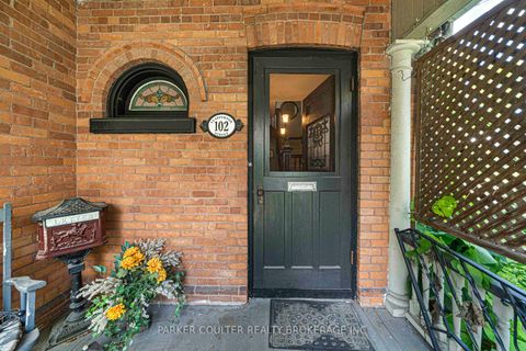 Photo 3 at 102 Clapperton Street, Wellington, Barrie