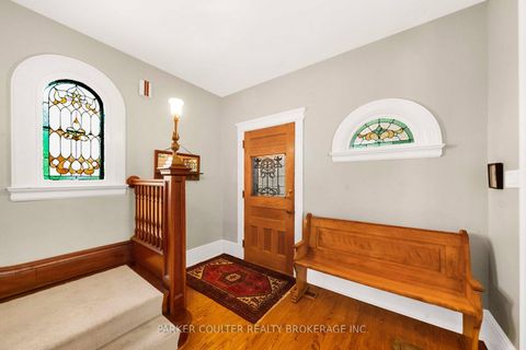 Photo 4 at 102 Clapperton Street, Wellington, Barrie