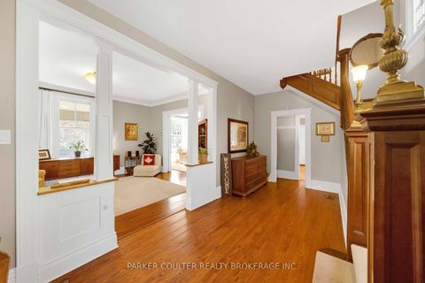 Photo 6 at 102 Clapperton Street, Wellington, Barrie