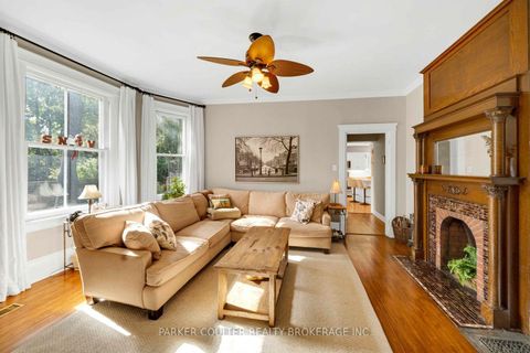 Photo 9 at 102 Clapperton Street, Wellington, Barrie