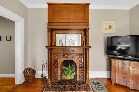 Photo 12 at 102 Clapperton Street, Wellington, Barrie