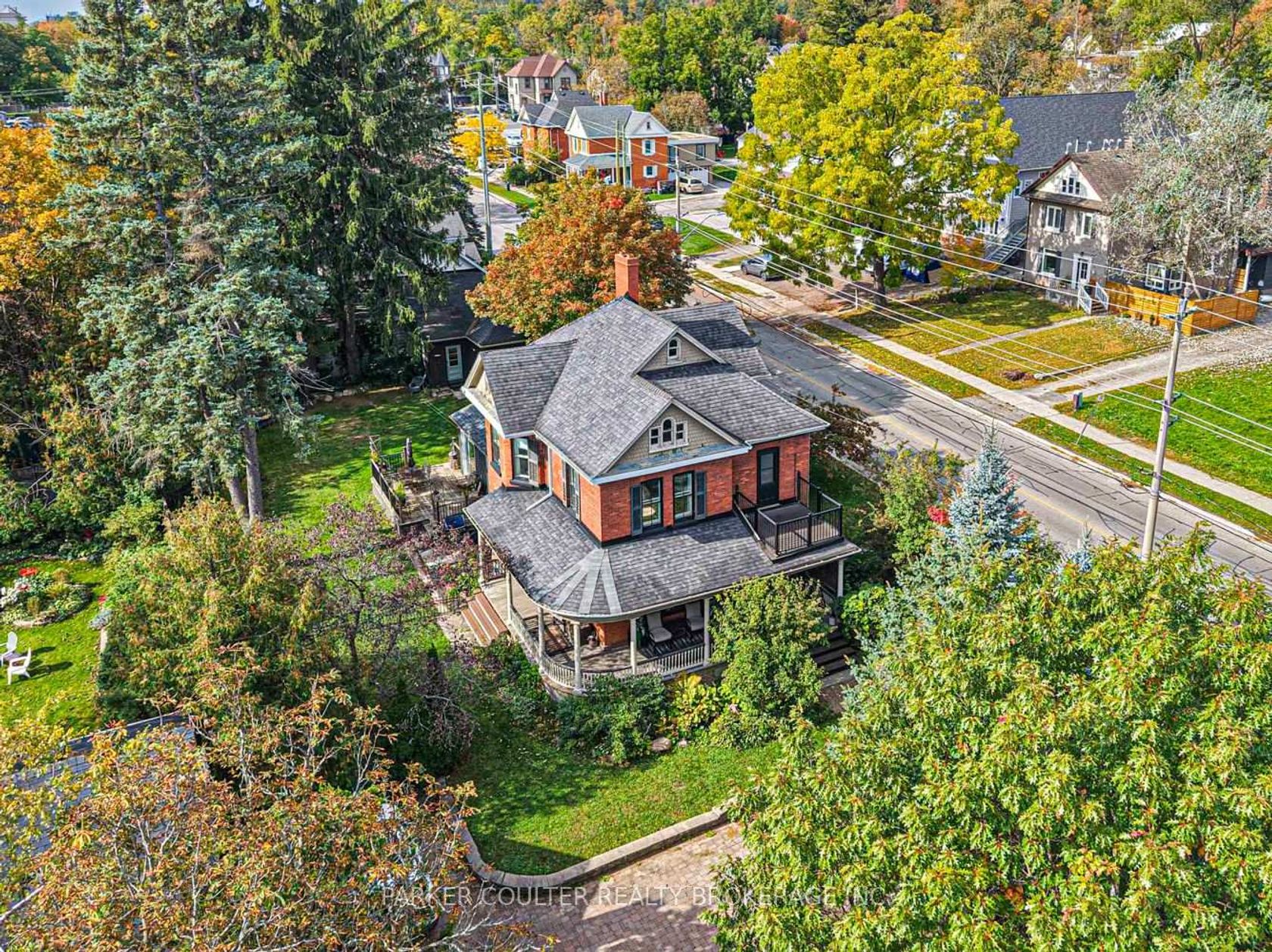 102 Clapperton Street, Wellington, Barrie photo number 2