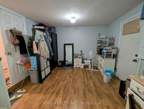 Photo 2 at 41 Courville Coachway, Pleasant View, Toronto
