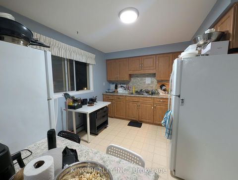 Photo 6 at 41 Courville Coachway, Pleasant View, Toronto