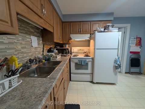 Photo 7 at 41 Courville Coachway, Pleasant View, Toronto