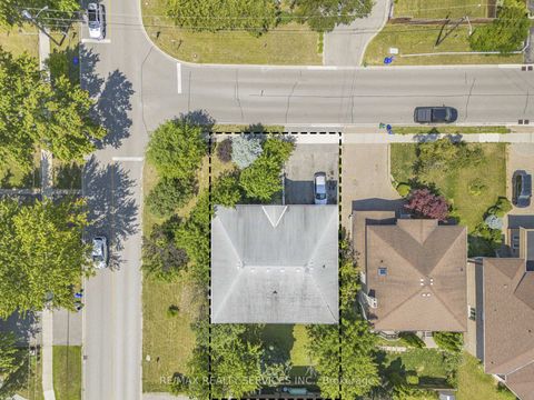 Photo 1 at 135 Spruce Avenue, South Richvale, Richmond Hill