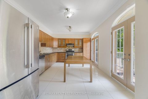 Photo 8 at 135 Spruce Avenue, South Richvale, Richmond Hill