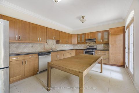 Photo 9 at 135 Spruce Avenue, South Richvale, Richmond Hill