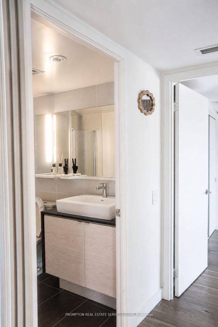 Photo 13 at 717 - 72 Esther Shiner Boulevard, Bayview Village, Toronto