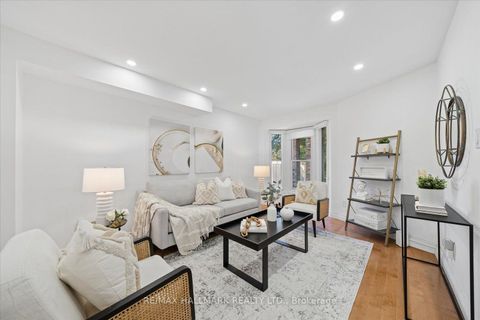 Photo 7 at 67 Chilmar Crescent, Uplands, Vaughan