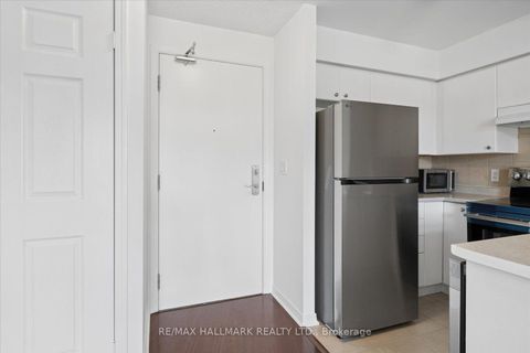 Photo 6 at 915 - 18 Valley Woods Road, Donalda, Toronto