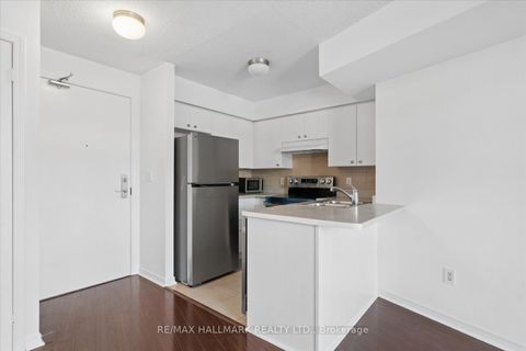 Photo 7 at 915 - 18 Valley Woods Road, Donalda, Toronto