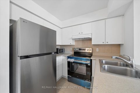 Photo 9 at 915 - 18 Valley Woods Road, Donalda, Toronto