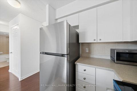 Photo 10 at 915 - 18 Valley Woods Road, Donalda, Toronto