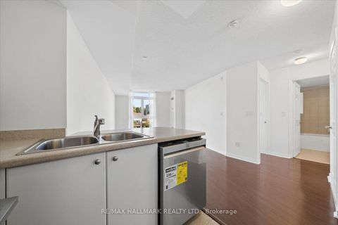 Photo 11 at 915 - 18 Valley Woods Road, Donalda, Toronto