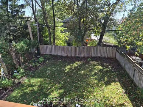 Photo 2 at 219 Hollywood Avenue, Willowdale East, Toronto