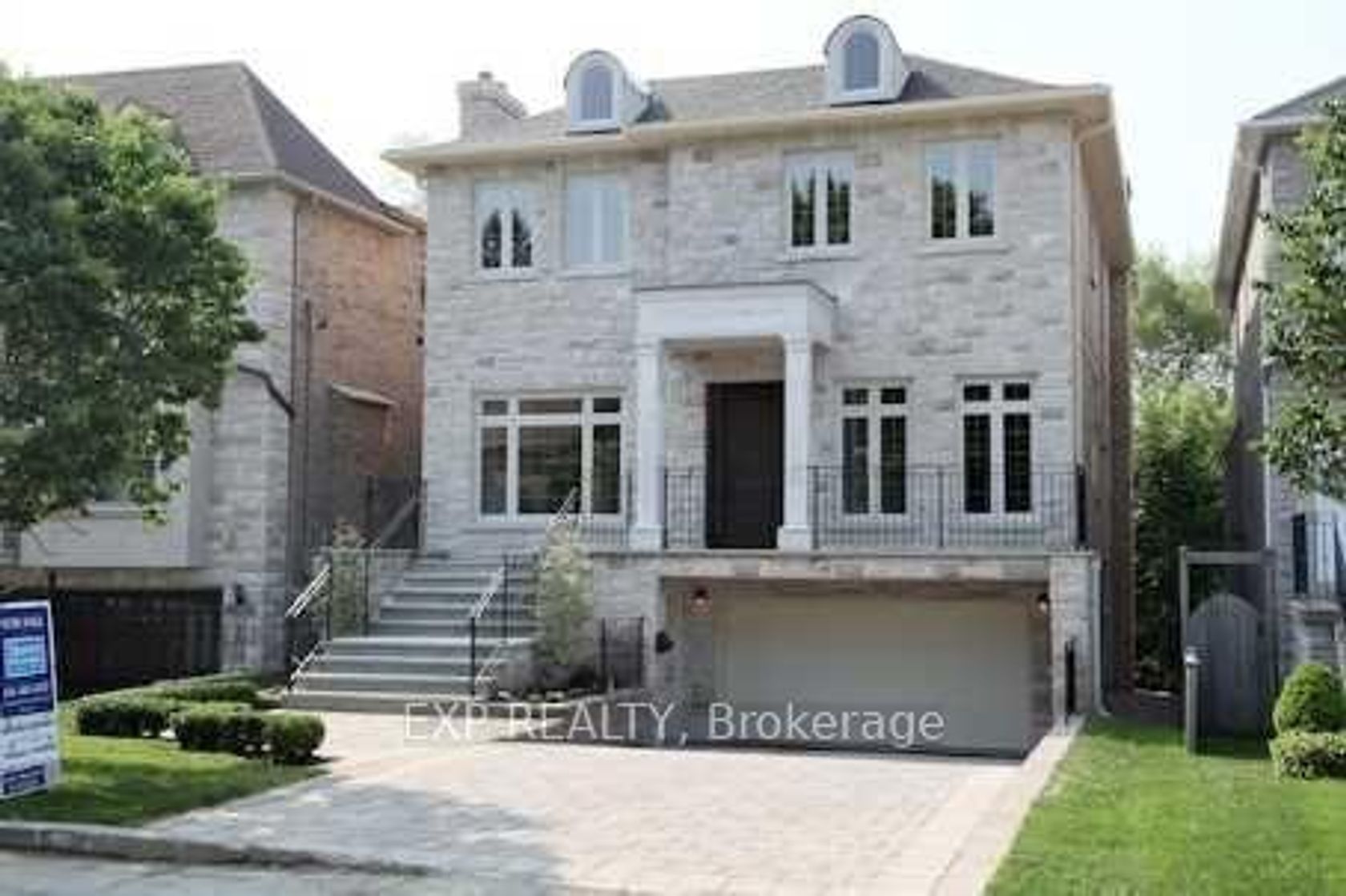 219 Hollywood Avenue, Willowdale East, Toronto 