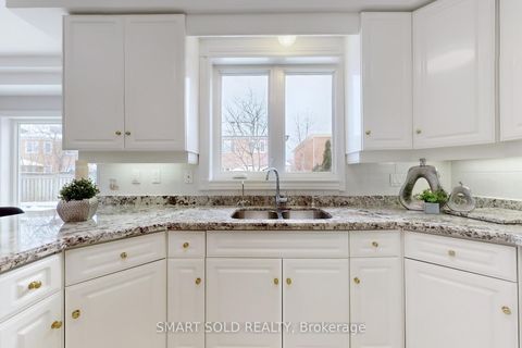 Photo 9 at 31 Black Walnut Crescent, Langstaff, Richmond Hill