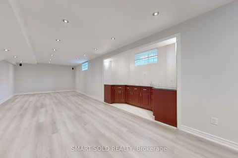 Photo 30 at 31 Black Walnut Crescent, Langstaff, Richmond Hill