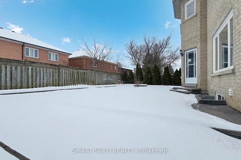 Photo 39 at 31 Black Walnut Crescent, Langstaff, Richmond Hill