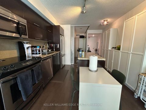 Photo 3 at 331 - 21 Nelson Street, Waterfront Communities C1, Toronto